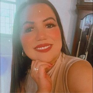 Meet your Posher, Alexandra